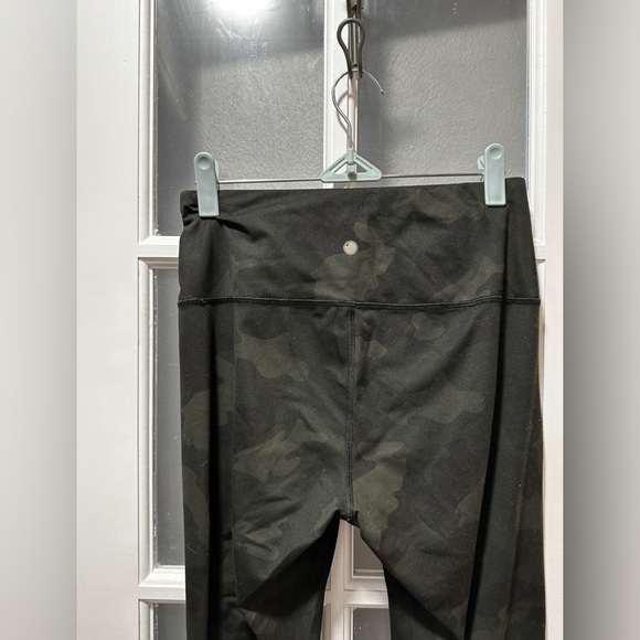 ⭐️SOLD⭐️ YOGALICIOUS Lux Supportive Waistband Ankle Leggings - Picture 5 of 7